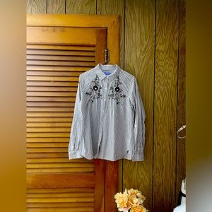 Cute floral button up